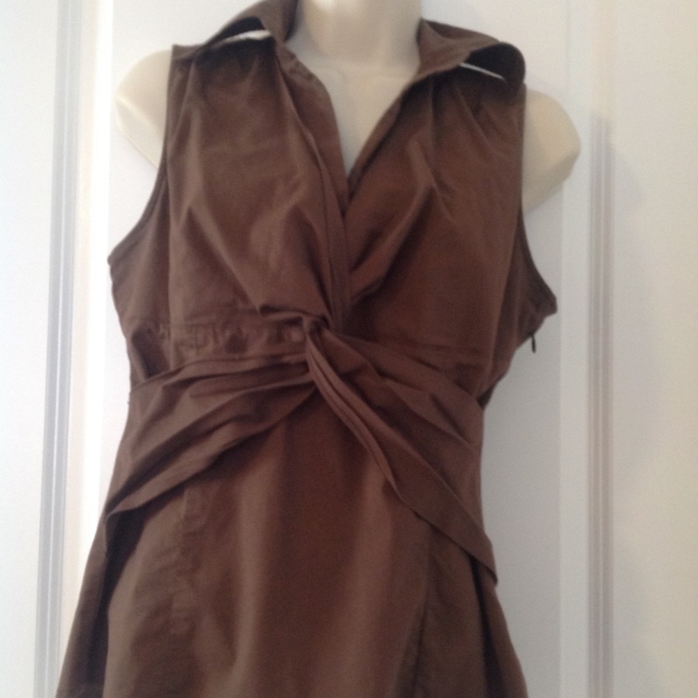 Sleeveless cotton shirt